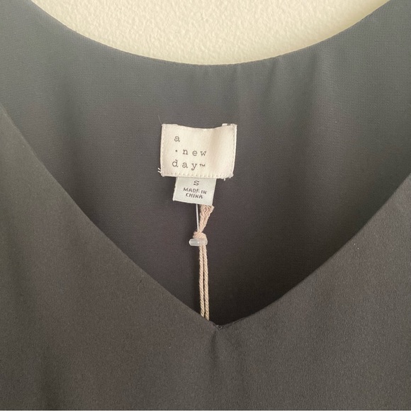 A New Day black tank top - Picture 4 of 5